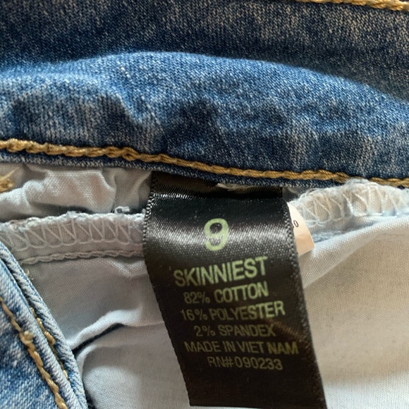 Bullhead Skinny Jeans - Picture 3 of 3